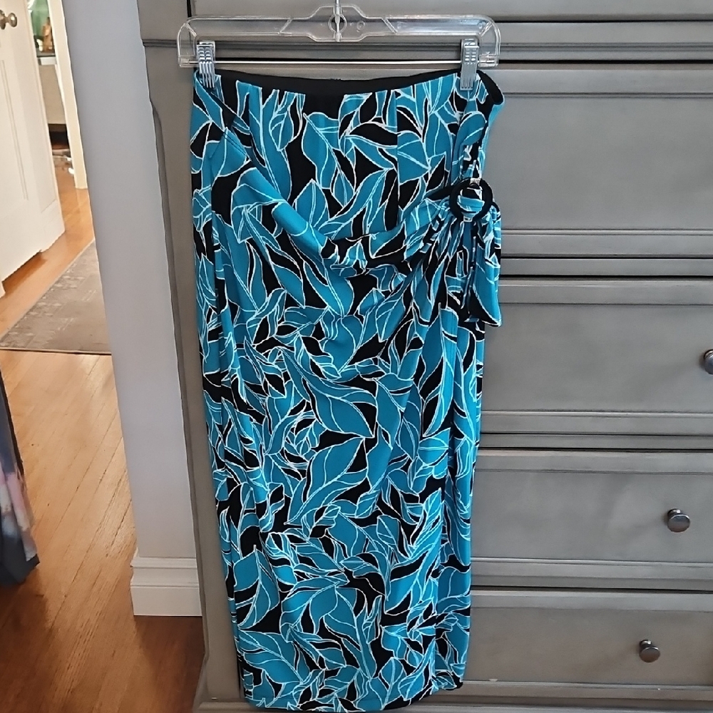 Chico's Blue and Black Leaf Print Skirt